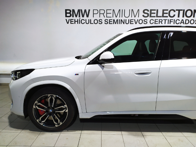 BMW X1 sDrive20d color Blanco. Año 2025. 120KW(163CV). Diésel. En concesionario Hispamovil Elche de Alicante