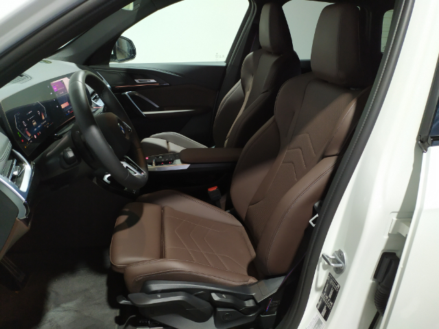 BMW X1 sDrive20d color Blanco. Año 2025. 120KW(163CV). Diésel. En concesionario Hispamovil Elche de Alicante