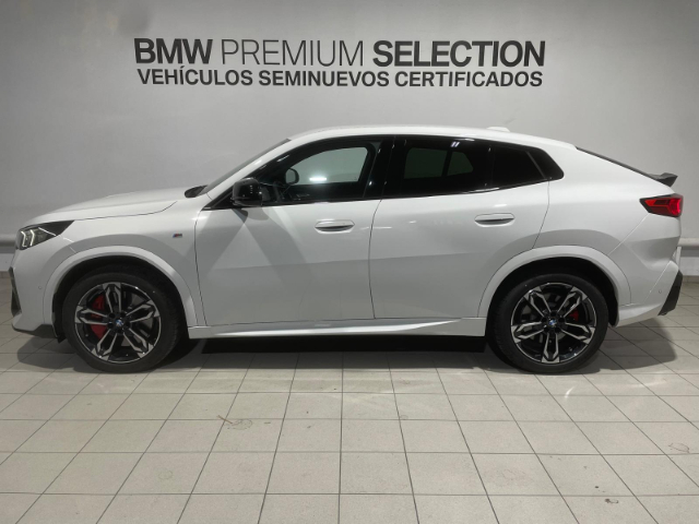 BMW X2 M35i color Blanco. Año 2025. 221KW(300CV). Gasolina. En concesionario Hispamovil Elche de Alicante