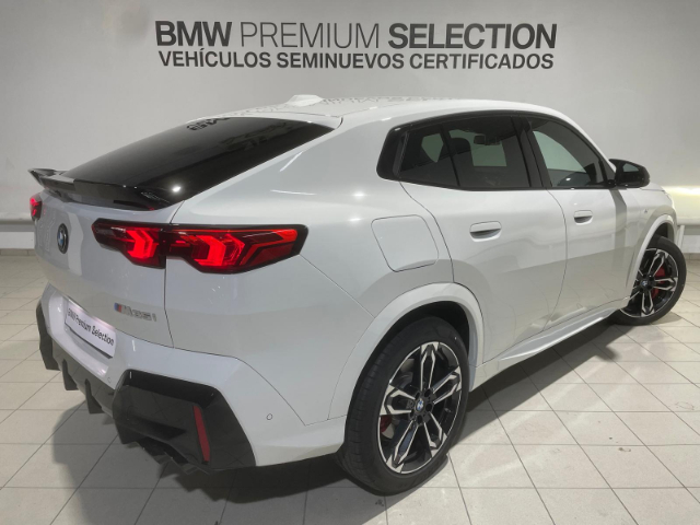 BMW X2 M35i color Blanco. Año 2025. 221KW(300CV). Gasolina. En concesionario Hispamovil Elche de Alicante