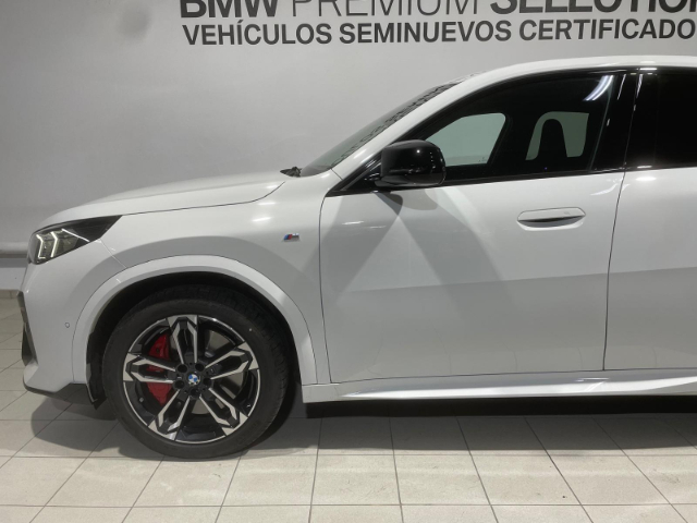 BMW X2 M35i color Blanco. Año 2025. 221KW(300CV). Gasolina. En concesionario Hispamovil Elche de Alicante