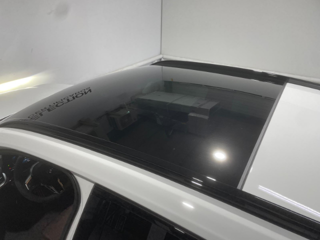 BMW iX2 eDrive20 color Blanco. Año 2025. 150KW(204CV). Eléctrico. En concesionario Hispamovil Elche de Alicante