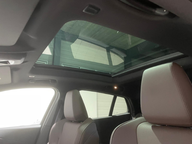 BMW iX2 eDrive20 color Blanco. Año 2025. 150KW(204CV). Eléctrico. En concesionario Hispamovil Elche de Alicante