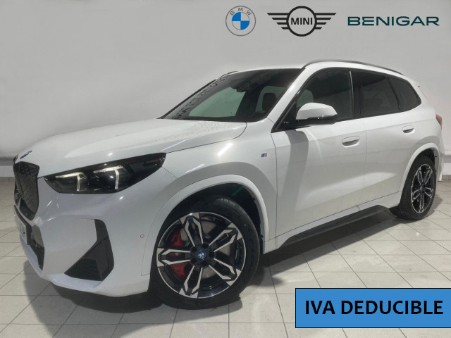 BMW iX1 eDrive20 color Blanco. Año 2025. 150KW(204CV). Eléctrico. En concesionario Hispamovil Elche de Alicante