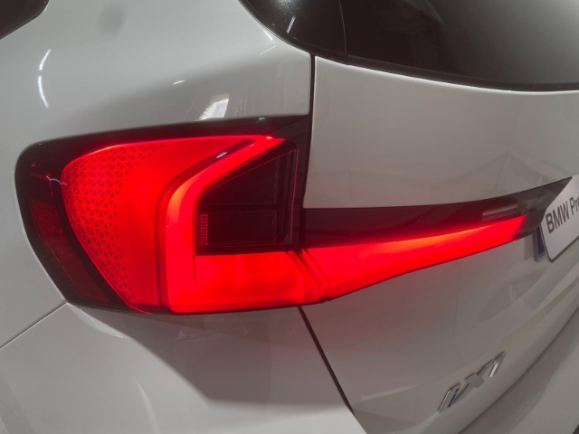 BMW iX1 eDrive20 color Blanco. Año 2025. 150KW(204CV). Eléctrico. En concesionario Hispamovil Elche de Alicante