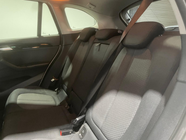 BMW X1 sDrive18i color Blanco. Año 2019. 103KW(140CV). Gasolina. En concesionario Hispamovil Elche de Alicante