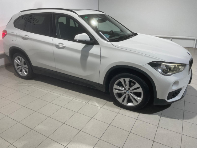 BMW X1 sDrive18i color Blanco. Año 2019. 103KW(140CV). Gasolina. En concesionario Hispamovil Elche de Alicante