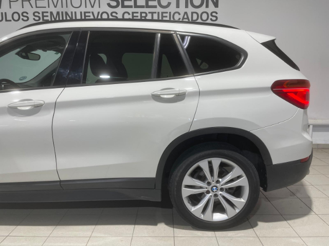 BMW X1 sDrive18i color Blanco. Año 2019. 103KW(140CV). Gasolina. En concesionario Hispamovil Elche de Alicante
