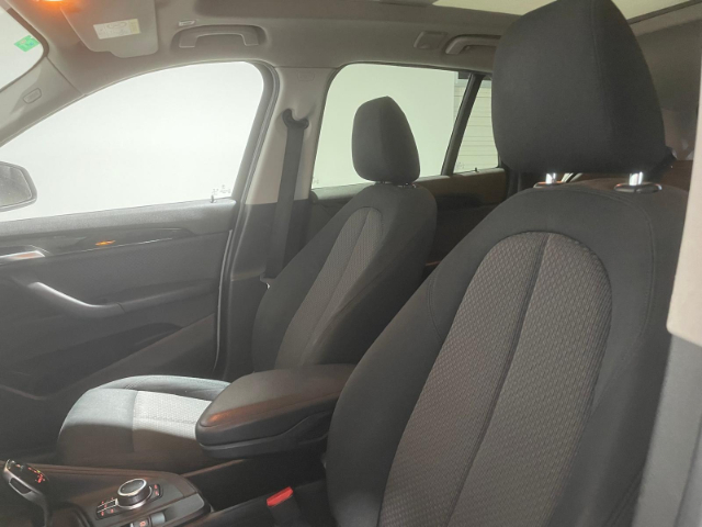 BMW X1 sDrive18i color Blanco. Año 2019. 103KW(140CV). Gasolina. En concesionario Hispamovil Elche de Alicante