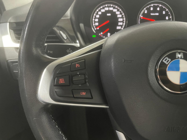 BMW X1 sDrive18i color Blanco. Año 2019. 103KW(140CV). Gasolina. En concesionario Hispamovil Elche de Alicante