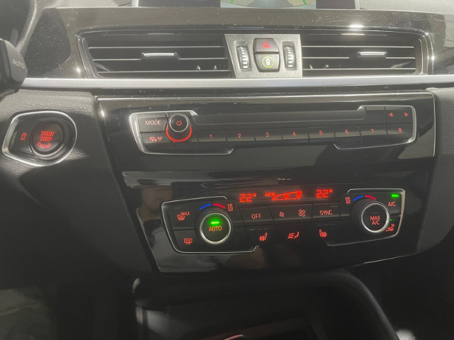 BMW X1 sDrive18i color Blanco. Año 2019. 103KW(140CV). Gasolina. En concesionario Hispamovil Elche de Alicante