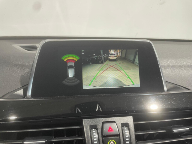 BMW X1 sDrive18i color Blanco. Año 2019. 103KW(140CV). Gasolina. En concesionario Hispamovil Elche de Alicante