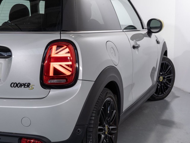 fotoG 10 del MINI MINI 3 Puertas Cooper SE 135 kW (184 CV) 184cv Eléctrico del 2021 en Girona