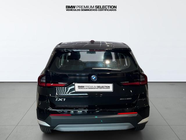 BMW iX1 eDrive20 color Negro. Año 2025. 150KW(204CV). Eléctrico. En concesionario Automotor Premium Velázquez - Málaga de Málaga