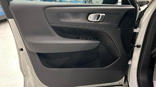 Volvo XC40 Single Recharge Core Auto 175 kW (238 CV) - 43 Volvo XC40 - Ocasión 175 KW (238CV) - 43