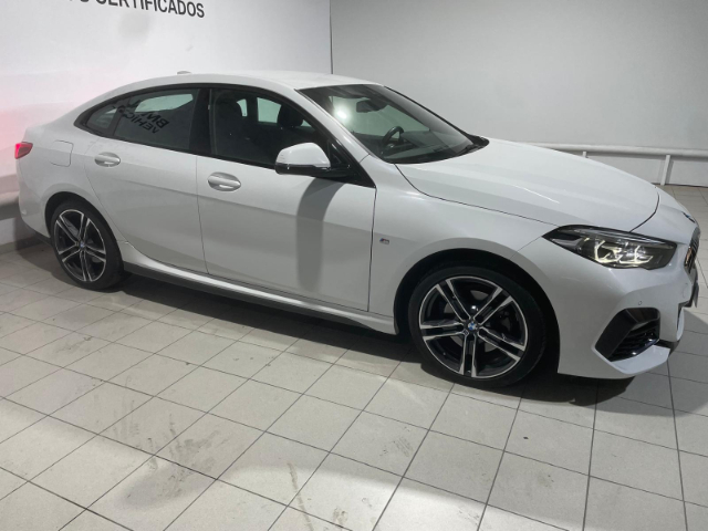 BMW Serie 2 218i Gran Coupe color Blanco. Año 2024. 103KW(140CV). Gasolina. En concesionario Hispamovil, Orihuela de Alicante
