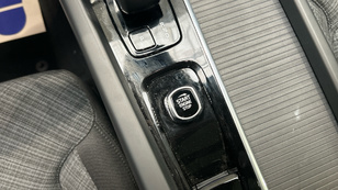 Volvo XC60 T6 Recharge Core AWD Auto 257 kW (350 CV) - 23 Volvo XC60 T6 Ocasión 257 KW (350CV) - 23