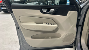 Volvo XC60 T6 Recharge Plus Dark AWD Auto 257 kW (350 CV) - 44 Volvo XC60 T6 Ocasión 257 KW (350CV) - 44