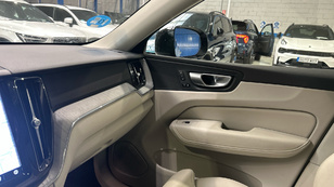 Volvo XC60 T6 Recharge Plus Dark AWD Auto 257 kW (350 CV) - 49 Volvo XC60 T6 Ocasión 257 KW (350CV) - 49