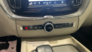 Volvo XC60 T6 Recharge Plus Dark AWD Auto 257 kW (350 CV) - 51 Volvo XC60 T6 Ocasión 257 KW (350CV) - 51
