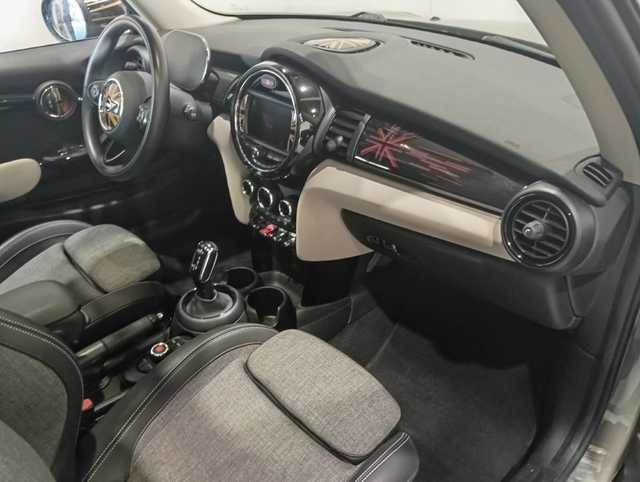 fotoG 7 del MINI MINI 3 Puertas Cooper 100 kW (136 CV) 136cv Gasolina del 2021 en Barcelona