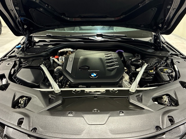 BMW Serie 8 840d Gran Coupe color Negro. Año 2022. 250KW(340CV). Diésel. En concesionario BMW Marcos Automoción de Valencia