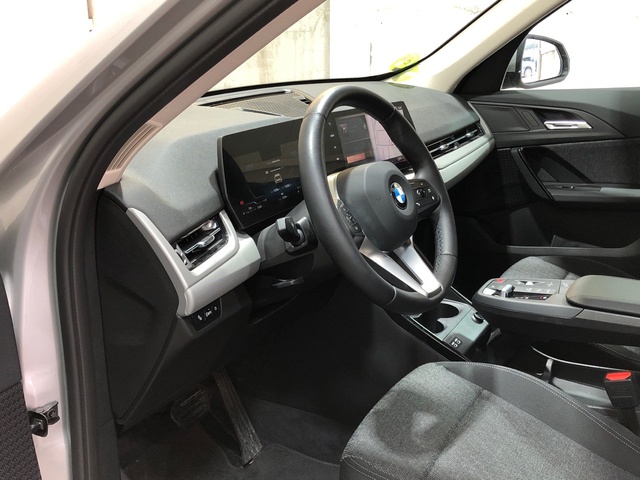 BMW X1 sDrive18d color Gris Plata. Año 2024. 110KW(150CV). Diésel. En concesionario Movilnorte El Plantio de Madrid