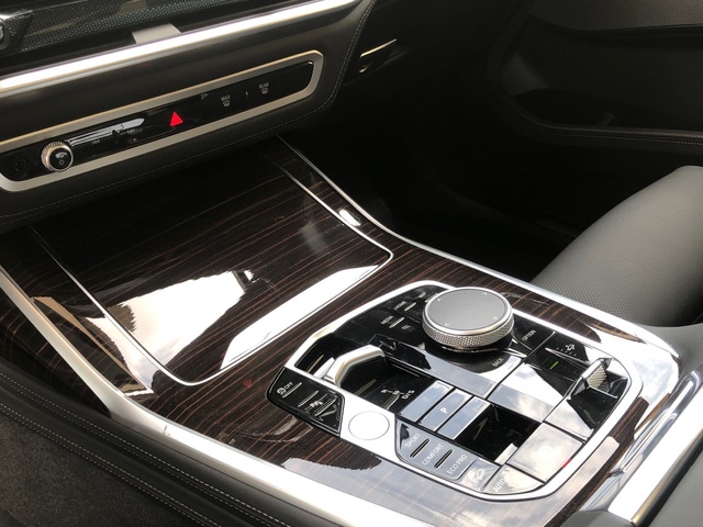 BMW X7 xDrive40d color Blanco. Año 2025. 259KW(352CV). Diésel. En concesionario Auto Premier, S.A. - ALCALÁ DE HENARES de Madrid