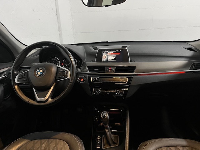 BMW X1 sDrive18d color Negro. Año 2017. 110KW(150CV). Diésel. En concesionario Amiocar S.A. de Coruña