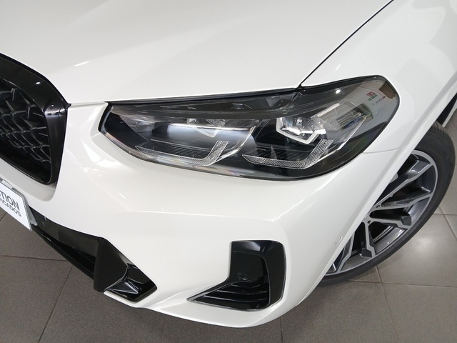 BMW X4 xDrive20d color Blanco. Año 2024. 140KW(190CV). Diésel. En concesionario FINESTRAT Automoviles Fersan, S.A. de Alicante