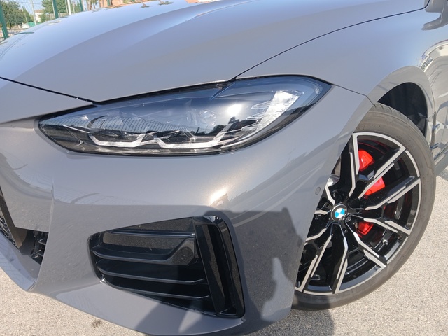 BMW Serie 4 420d Gran Coupe color Gris. Año 2024. 140KW(190CV). Diésel. En concesionario GANDIA Automoviles Fersan, S.A. de Valencia