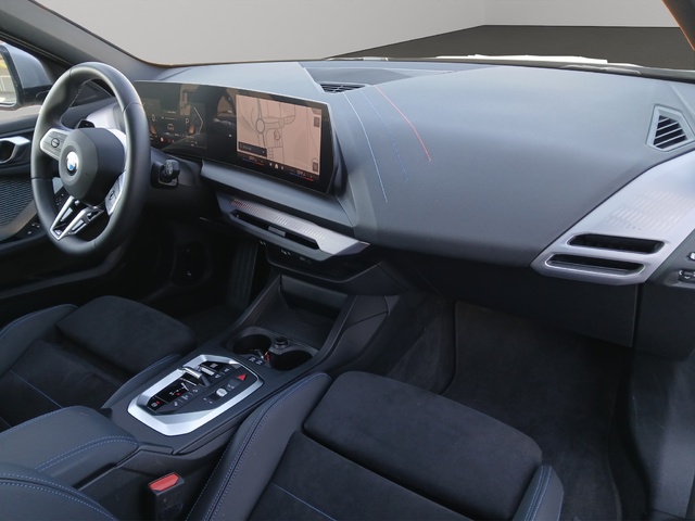 BMW Serie 1 120i color Gris. Año 2024. 125KW(170CV). Gasolina. En concesionario GANDIA Automoviles Fersan, S.A. de Valencia