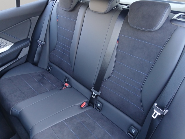 BMW Serie 1 120i color Gris. Año 2024. 125KW(170CV). Gasolina. En concesionario GANDIA Automoviles Fersan, S.A. de Valencia