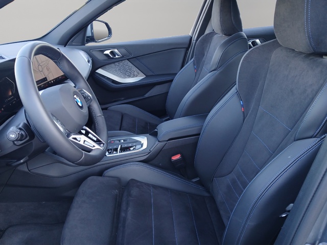 BMW Serie 1 120i color Gris. Año 2024. 125KW(170CV). Gasolina. En concesionario GANDIA Automoviles Fersan, S.A. de Valencia