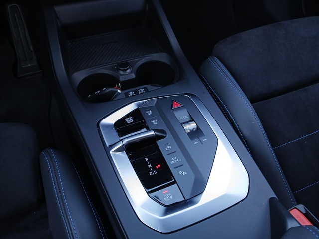 BMW Serie 1 120i color Gris. Año 2024. 125KW(170CV). Gasolina. En concesionario GANDIA Automoviles Fersan, S.A. de Valencia
