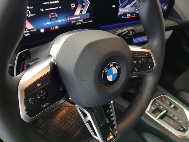 BMW Serie 1 118d color Negro. Año 2024. 110KW(150CV). Diésel. En concesionario FINESTRAT Automoviles Fersan, S.A. de Alicante