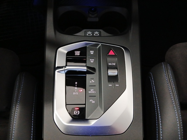 BMW Serie 1 118d color Negro. Año 2024. 110KW(150CV). Diésel. En concesionario FINESTRAT Automoviles Fersan, S.A. de Alicante