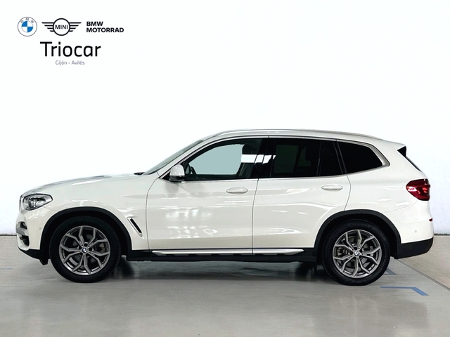 BMW X3 xDrive20d color Blanco. Año 2020. 140KW(190CV). Diésel. En concesionario Triocar Gijón (Bmw y Mini) de Asturias