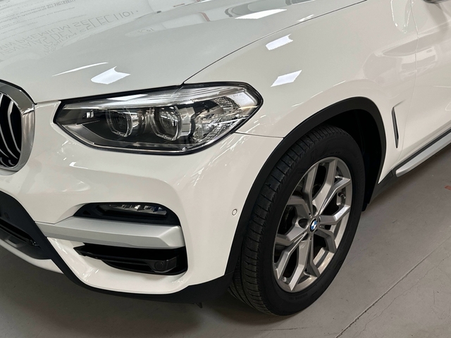 BMW X3 xDrive20d color Blanco. Año 2020. 140KW(190CV). Diésel. En concesionario Triocar Gijón (Bmw y Mini) de Asturias
