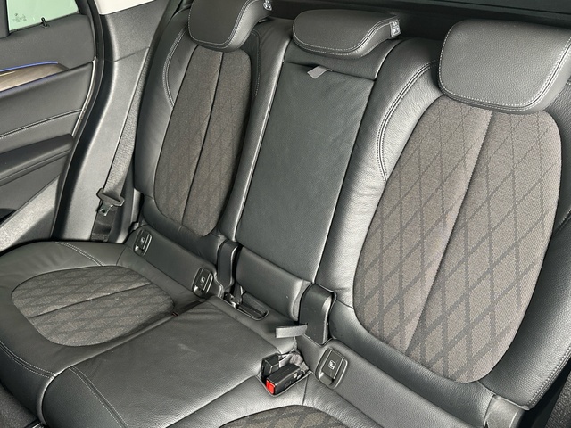 BMW X1 sDrive18d color Gris Plata. Año 2021. 110KW(150CV). Diésel. En concesionario Triocar Gijón (Bmw y Mini) de Asturias