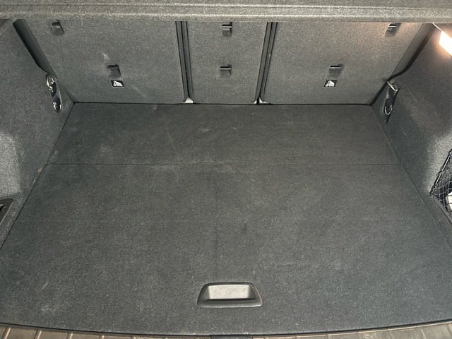 BMW X1 sDrive18d color Gris Plata. Año 2021. 110KW(150CV). Diésel. En concesionario Triocar Gijón (Bmw y Mini) de Asturias