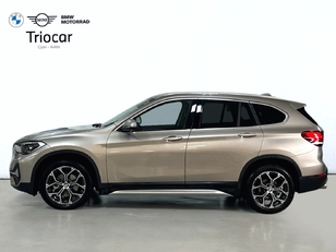 Fotos de BMW X1 sDrive18d color Gris Plata. Año 2021. 110KW(150CV). Diésel. En concesionario Triocar Gijón (Bmw y Mini) de Asturias