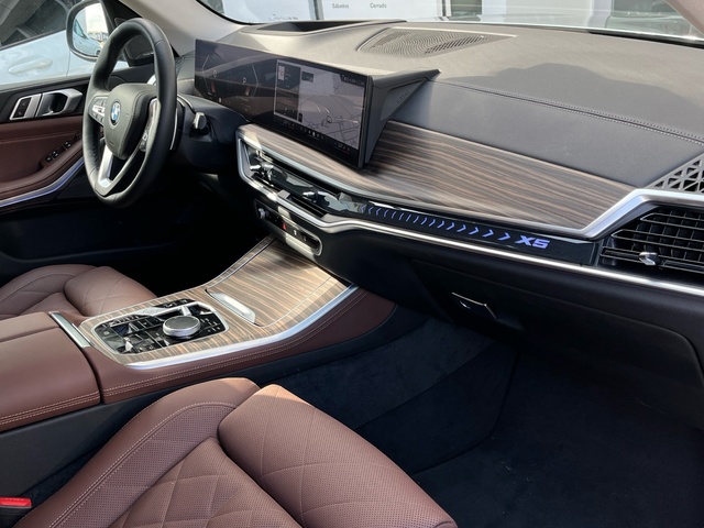 BMW X5 xDrive30d color Azul. Año 2025. 219KW(298CV). Diésel. En concesionario MURCIA PREMIUM S.L. JUAN CARLOS I de Murcia