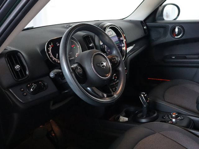 fotoG 12 del MINI MINI Countryman Cooper 100 kW (136 CV) 136cv Gasolina del 2021 en Barcelona
