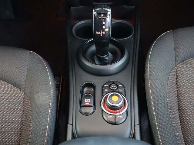 fotoG 14 del MINI MINI Countryman Cooper 100 kW (136 CV) 136cv Gasolina del 2021 en Barcelona