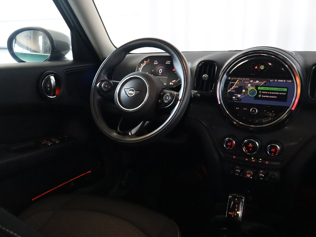 fotoG 15 del MINI MINI Countryman Cooper 100 kW (136 CV) 136cv Gasolina del 2021 en Barcelona