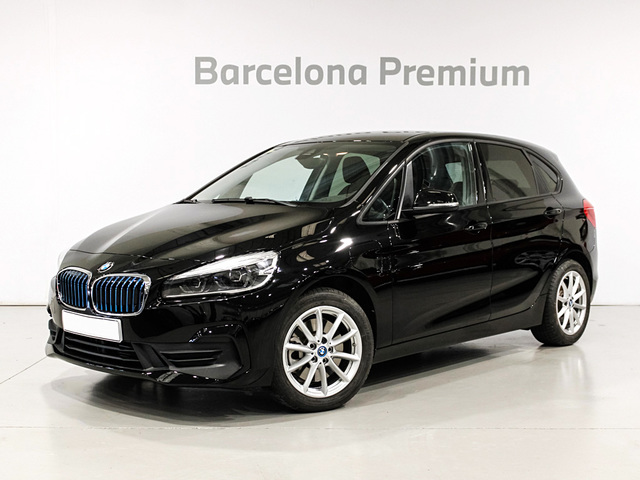 BMW Serie 2 225xe iPerformance Active Tourer color Negro. Año 2019. 165KW(224CV). Híbrido Electro/Gasolina. En concesionario Barcelona Premium -- GRAN VIA de Barcelona