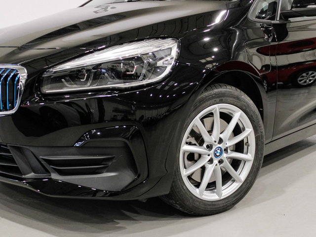 BMW Serie 2 225xe iPerformance Active Tourer color Negro. Año 2019. 165KW(224CV). Híbrido Electro/Gasolina. En concesionario Barcelona Premium -- GRAN VIA de Barcelona