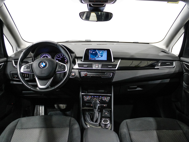 BMW Serie 2 225xe iPerformance Active Tourer color Negro. Año 2019. 165KW(224CV). Híbrido Electro/Gasolina. En concesionario Barcelona Premium -- GRAN VIA de Barcelona