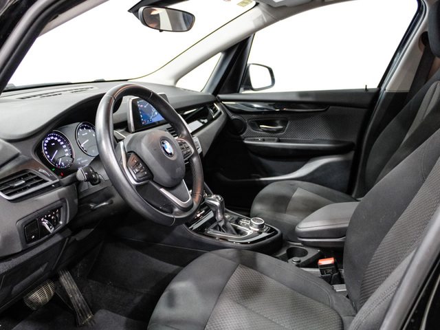 BMW Serie 2 225xe iPerformance Active Tourer color Negro. Año 2019. 165KW(224CV). Híbrido Electro/Gasolina. En concesionario Barcelona Premium -- GRAN VIA de Barcelona